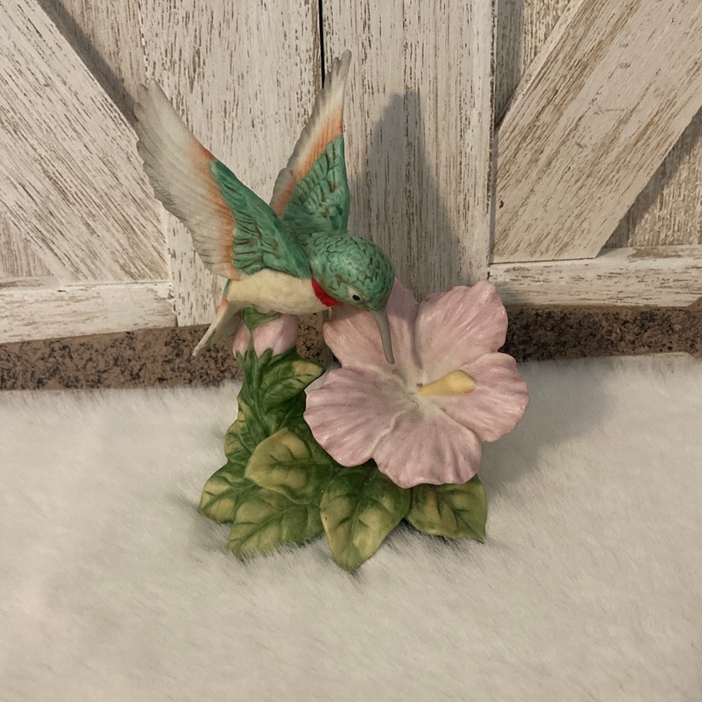Homco 1429 Hummingbird and Flower Figurine
